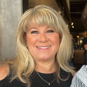 Meet your Posher, Danica